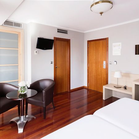 Hotel Valencia แฟร์โรล ภายนอก รูปภาพ