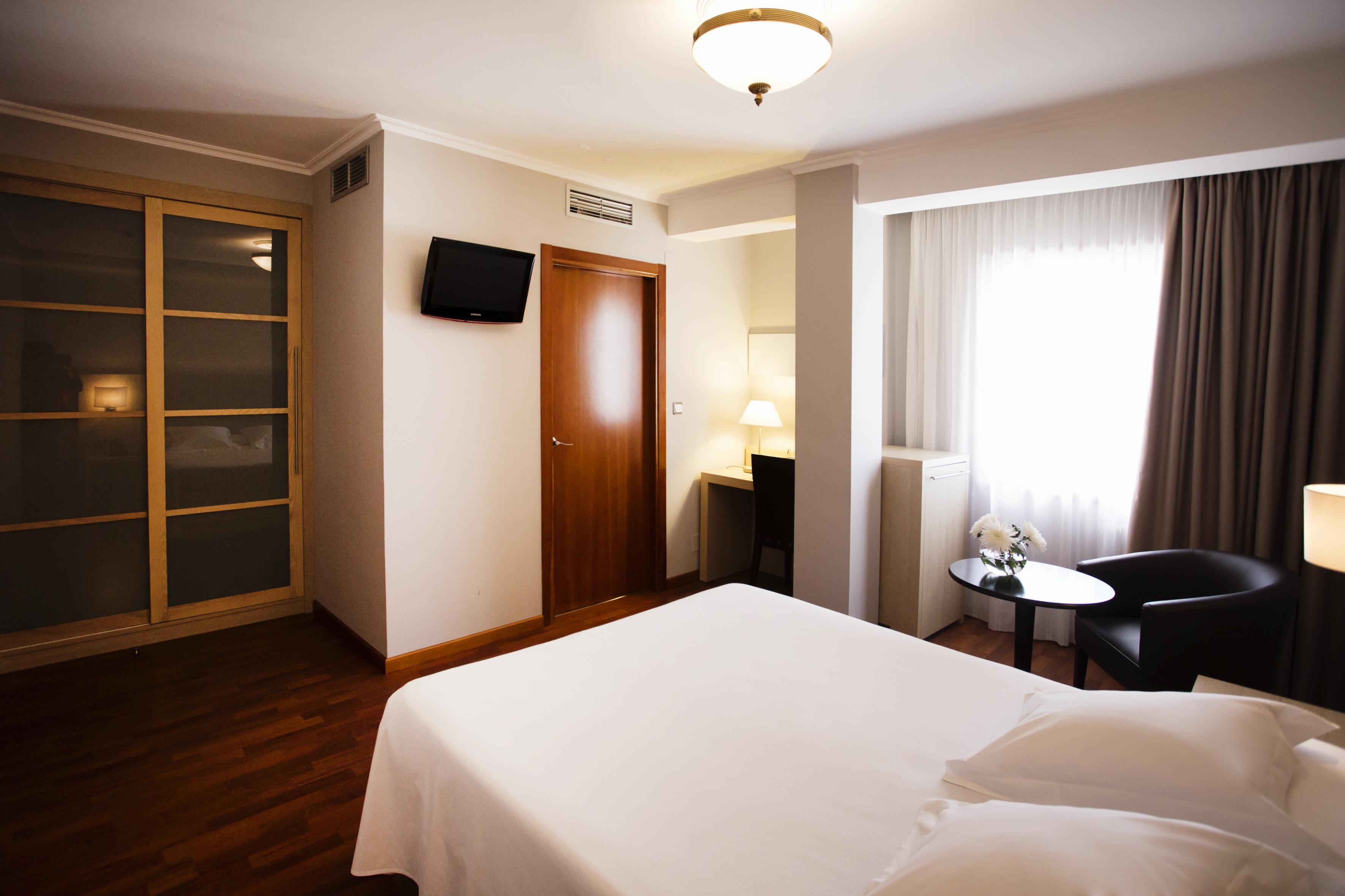 Hotel Valencia แฟร์โรล ภายนอก รูปภาพ