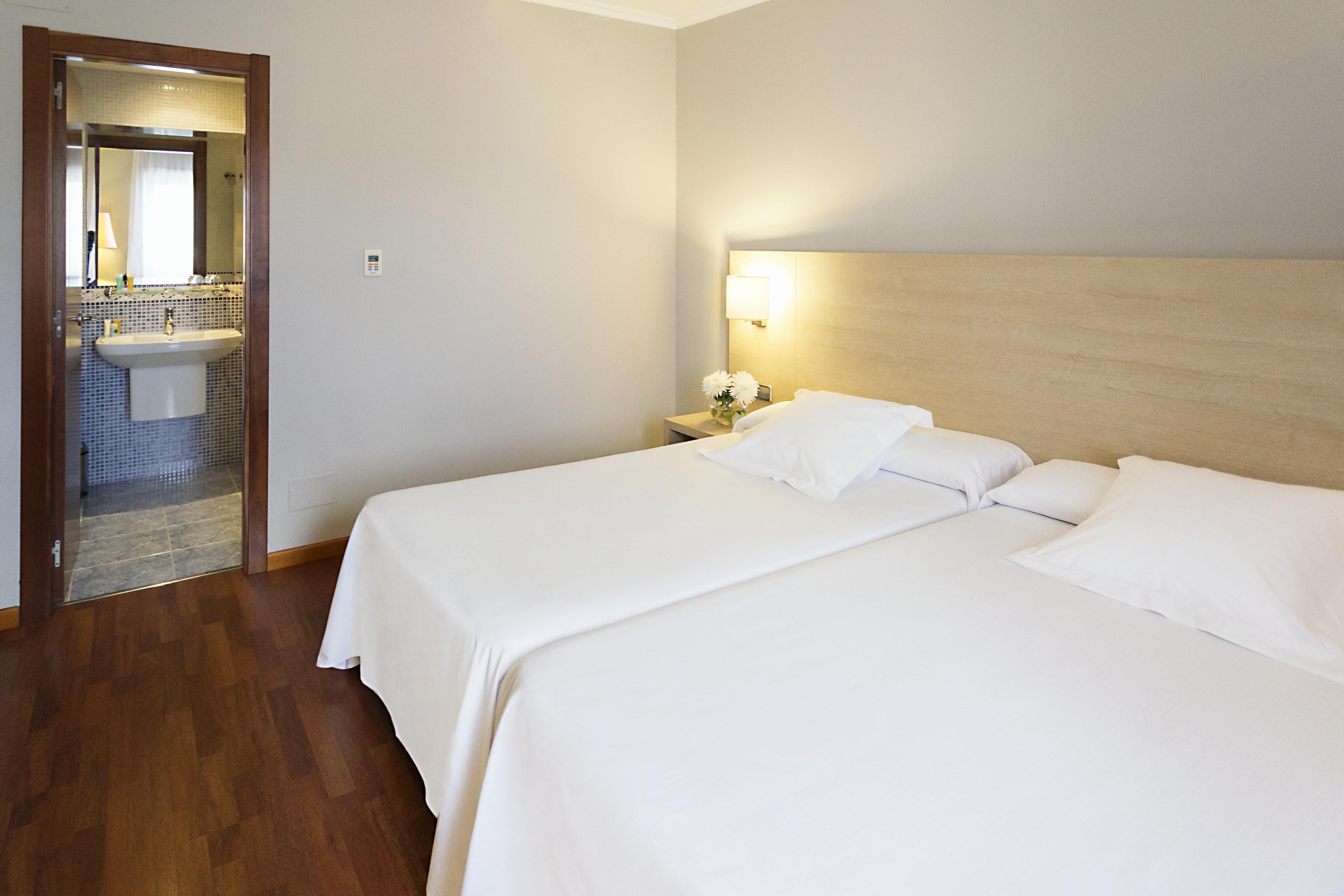 Hotel Valencia แฟร์โรล ภายนอก รูปภาพ