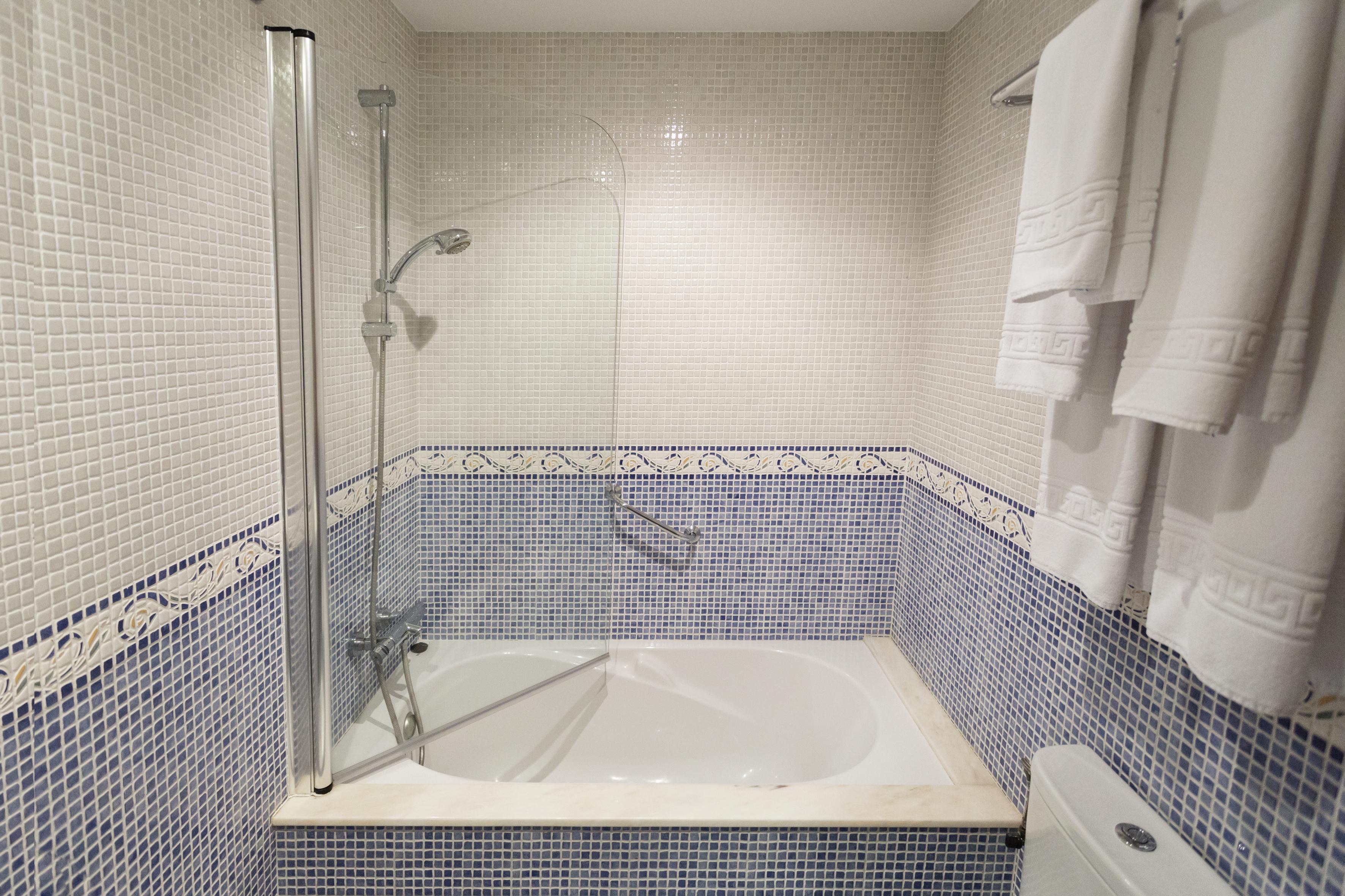Hotel Valencia แฟร์โรล ภายนอก รูปภาพ