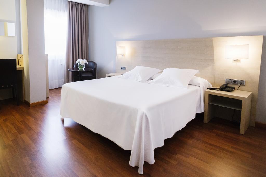 Hotel Valencia แฟร์โรล ภายนอก รูปภาพ